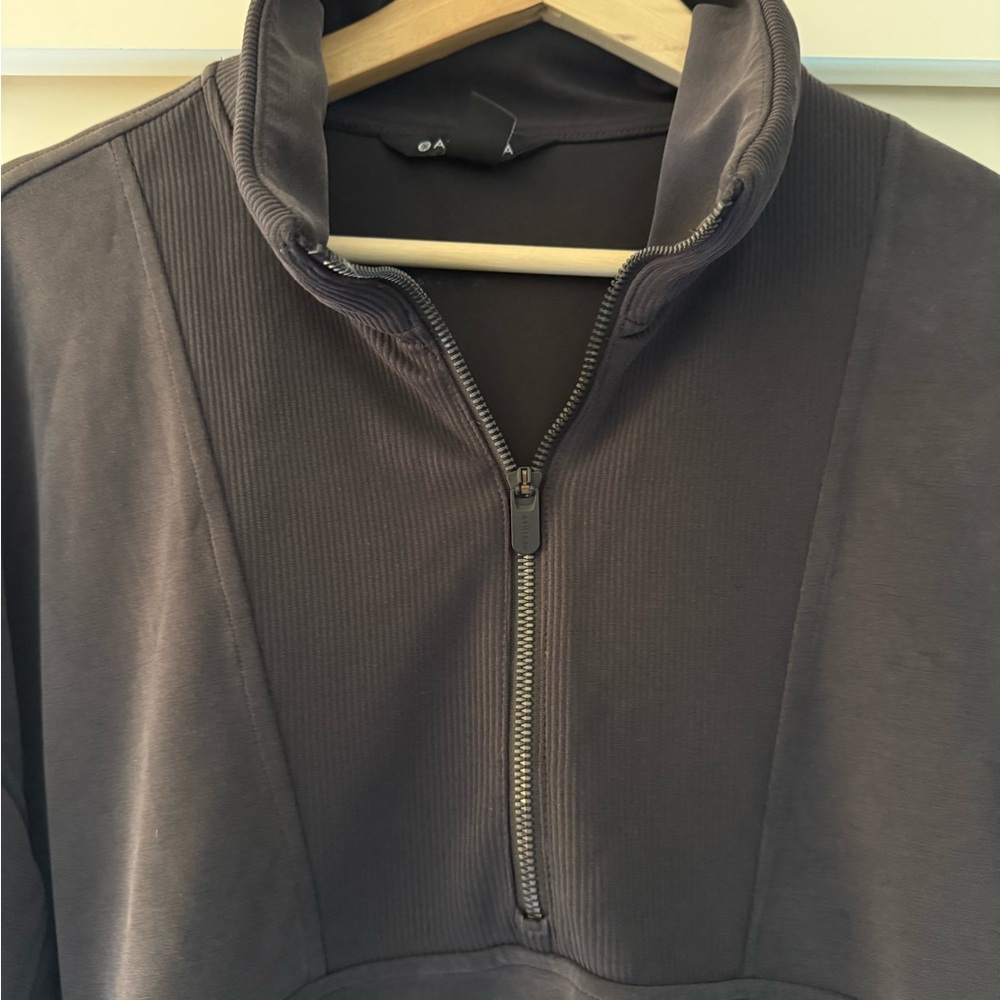 Athleta Charcoal Black  Cropped Pullover - Picture 2 of 5